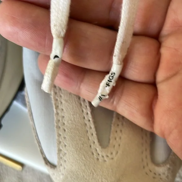 Awesome New Balance x FIGS Limited Edition Gray Ombre and White Suede Sneakers - Picture 8 of 10